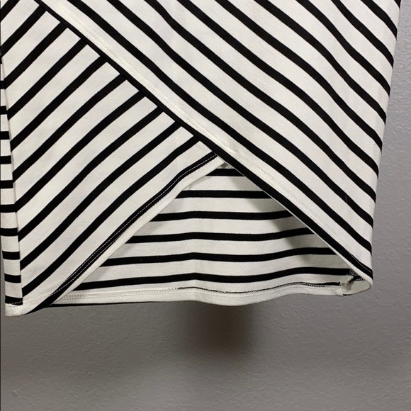 Pencil skirt - Picture 3 of 3